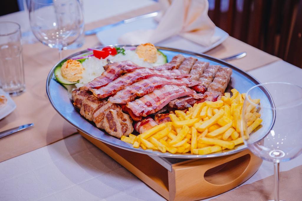 Stari Slon Hotel Zombor Kültér fotó