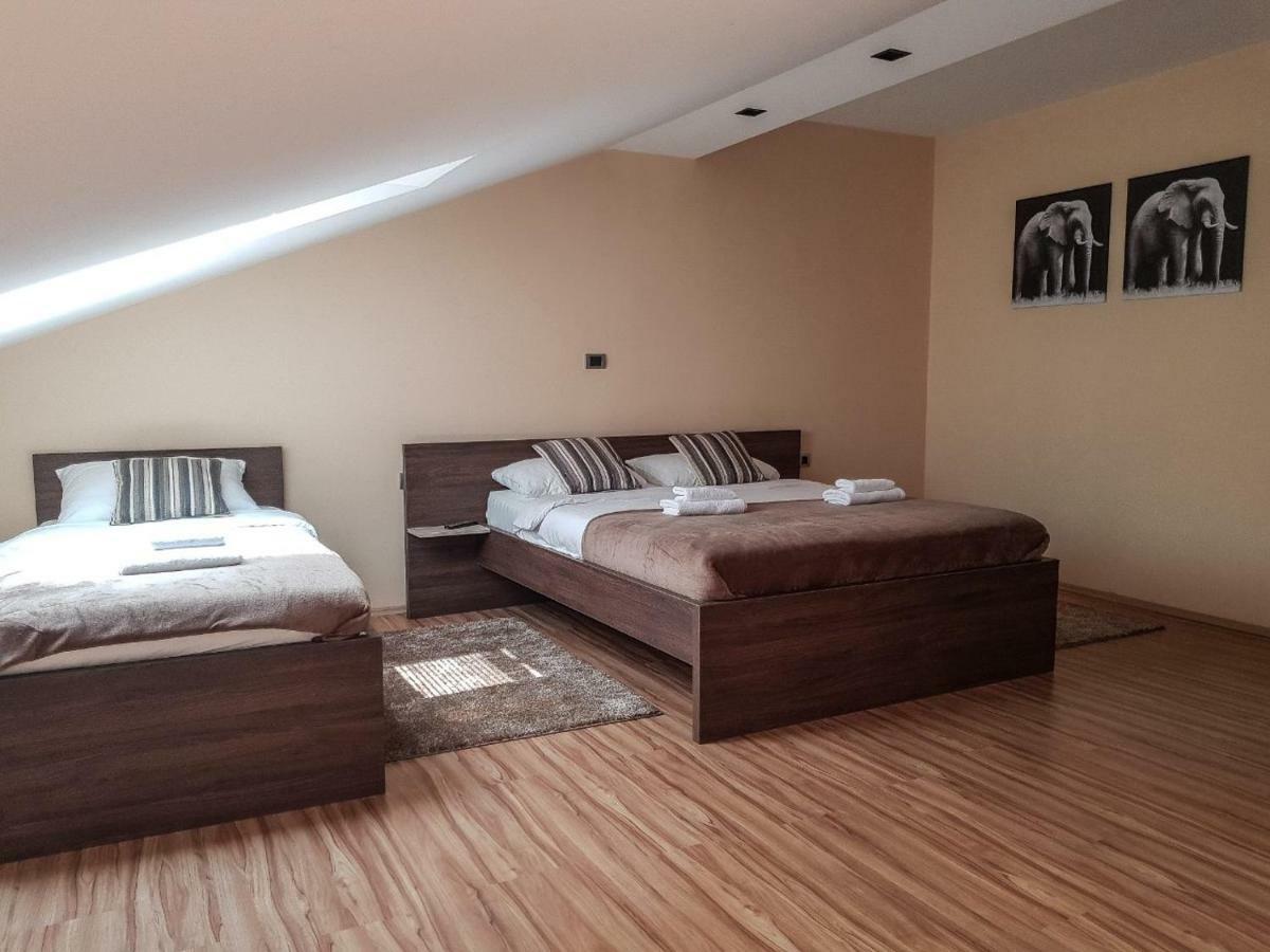 Stari Slon Hotel Zombor Kültér fotó