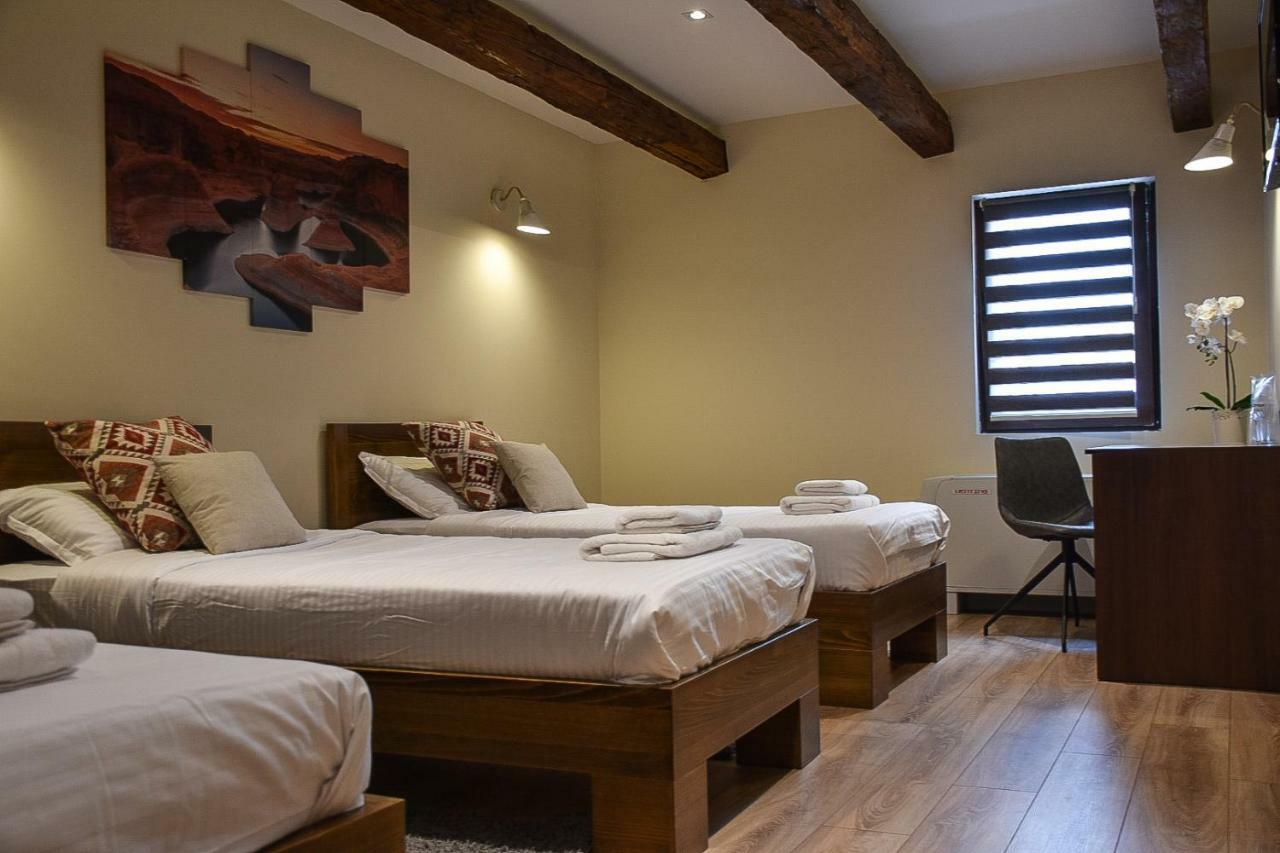 Stari Slon Hotel Zombor Kültér fotó