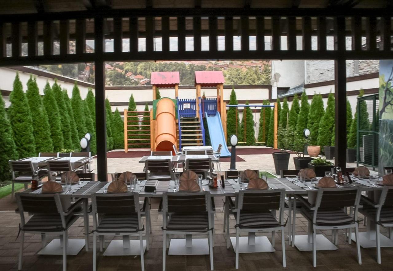 Stari Slon Hotel Zombor Kültér fotó