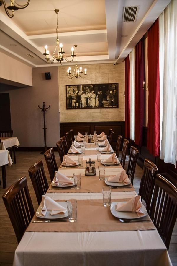 Stari Slon Hotel Zombor Kültér fotó